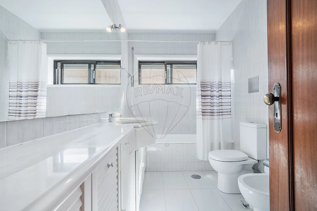 Apartamento T3 para Venda em Mafamude e Vilar do Paraíso Foto 16