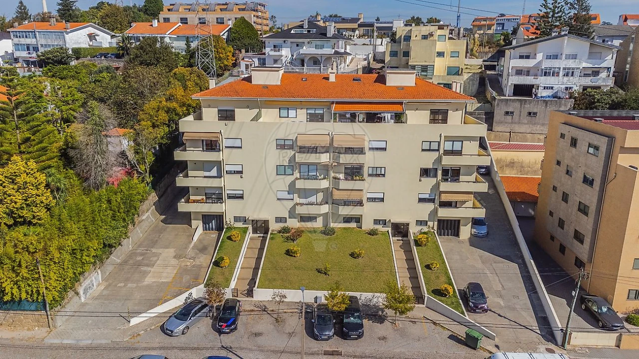 Apartamento T3 para Venda em Mafamude e Vilar do Paraíso Foto 1