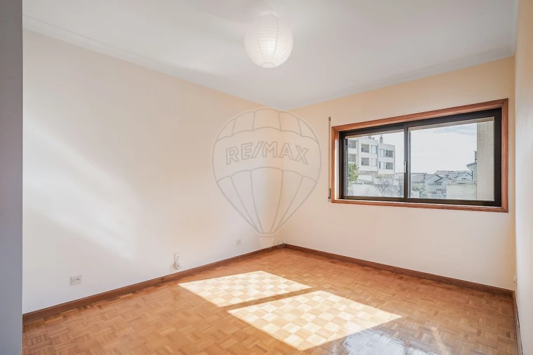 Apartamento T3 para Venda em Mafamude e Vilar do Paraíso Foto 12