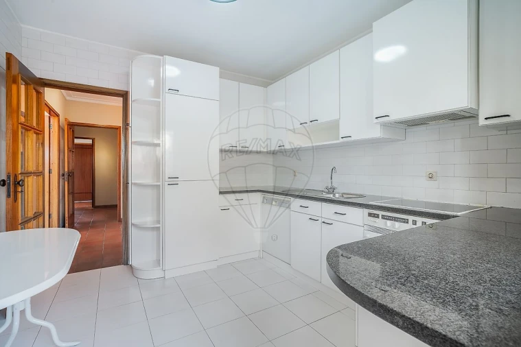 Apartamento T3 para Venda em Mafamude e Vilar do Paraíso Foto 7