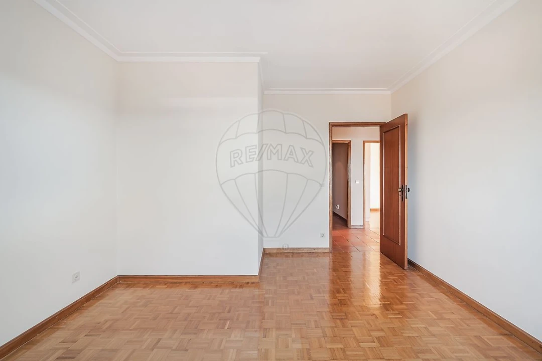 Apartamento T3 para Venda em Mafamude e Vilar do Paraíso Foto 15