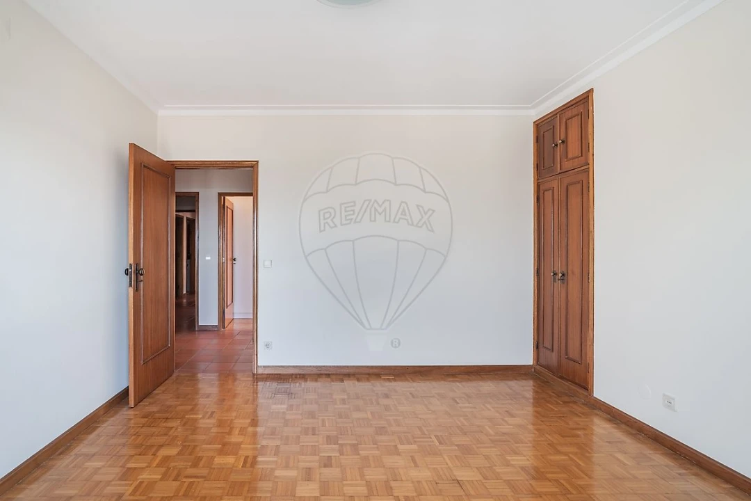 Apartamento T3 para Venda em Mafamude e Vilar do Paraíso Foto 18