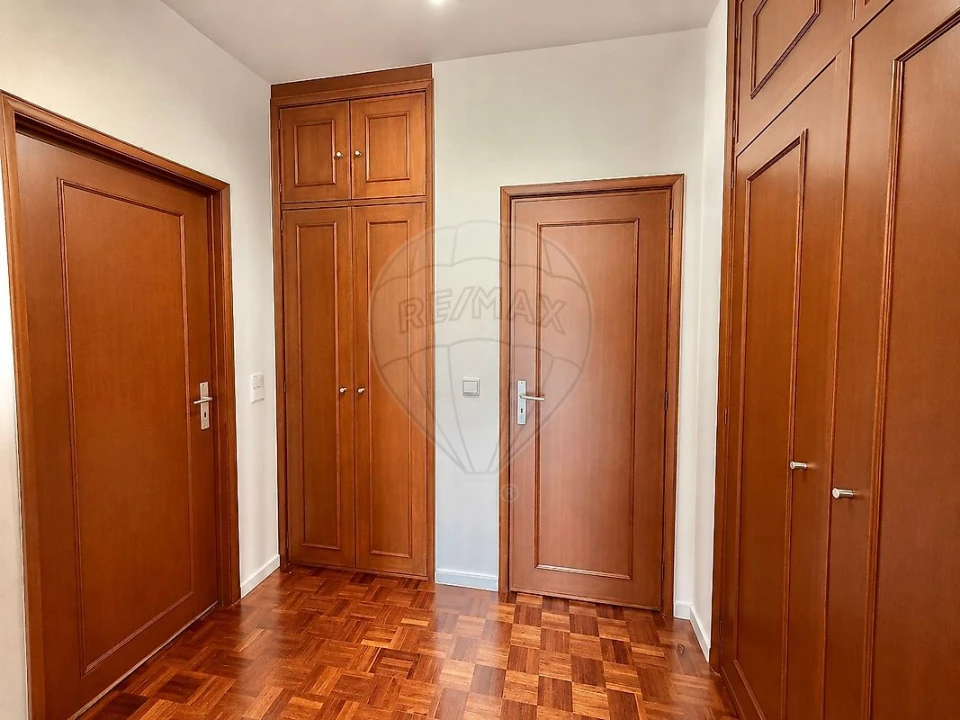 Apartamento T4 para Venda em Santa Marinha e São Pedro da Afurada Foto 10