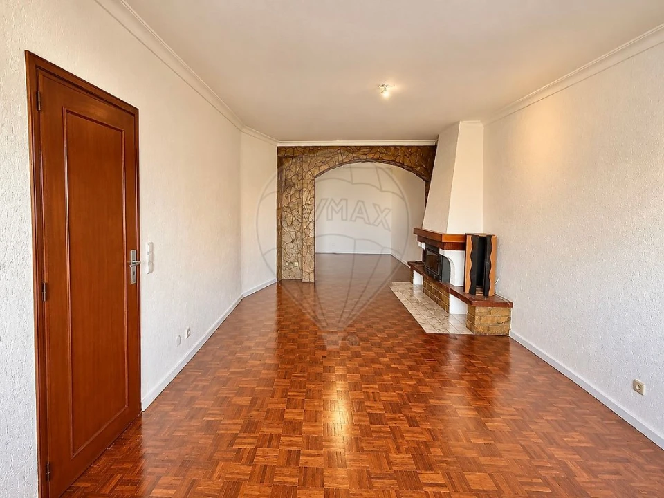 Apartamento T4 para Venda em Santa Marinha e São Pedro da Afurada Foto 2