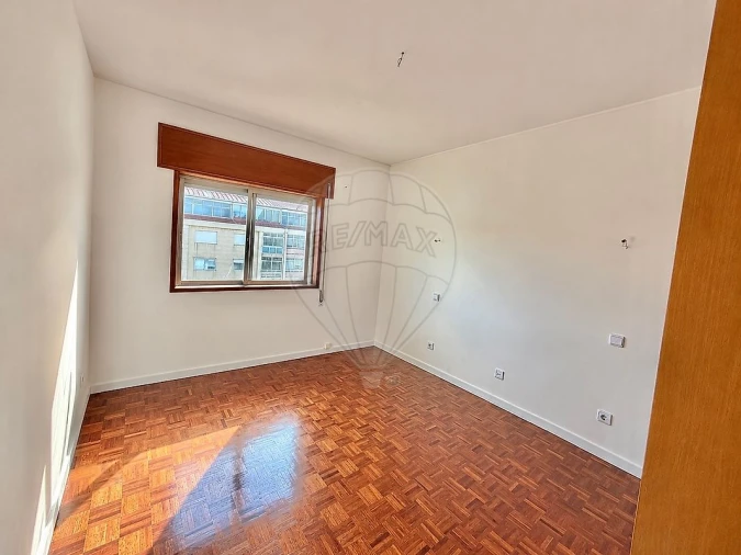 Apartamento T4 para Venda em Santa Marinha e São Pedro da Afurada Foto 14