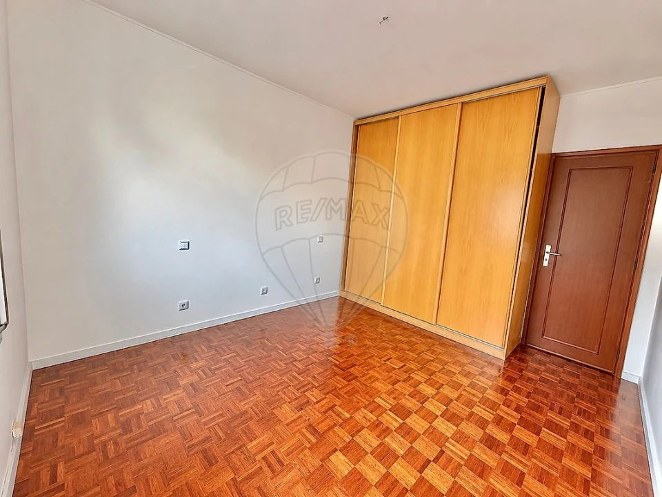 Apartamento T4 para Venda em Santa Marinha e São Pedro da Afurada Foto 13