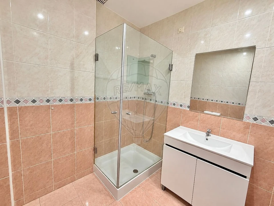 Apartamento T4 para Venda em Santa Marinha e São Pedro da Afurada Foto 16