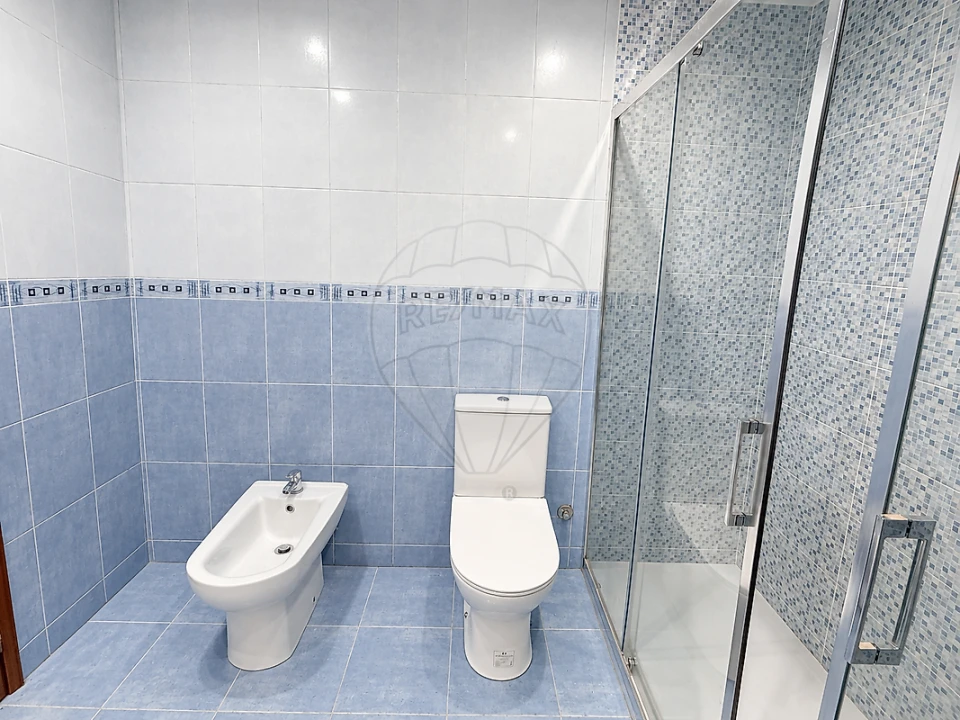 Apartamento T4 para Venda em Santa Marinha e São Pedro da Afurada Foto 27