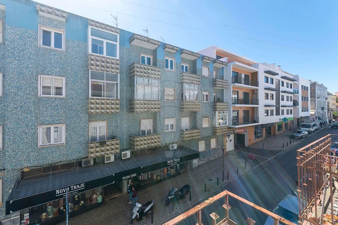 Apartamento T3 para Arrendamento em Algés, Linda-A-Velha e Cruz Quebrada-Dafundo Foto 18