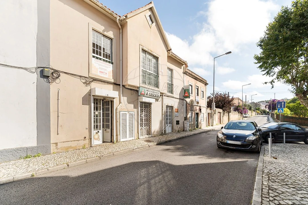 Loja para Arrendamento em Queluz e Belas Foto 2