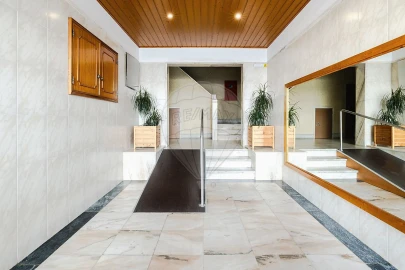 Apartamento T2 para Venda em Alfragide