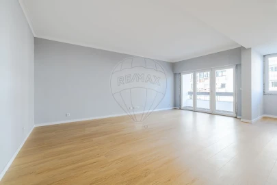 Apartamento T2 para Venda em Alfragide