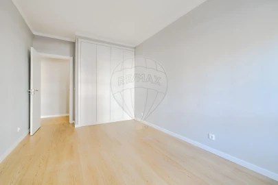 Apartamento T2 para Venda em Alfragide