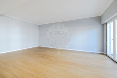 Apartamento T2 para Venda em Alfragide