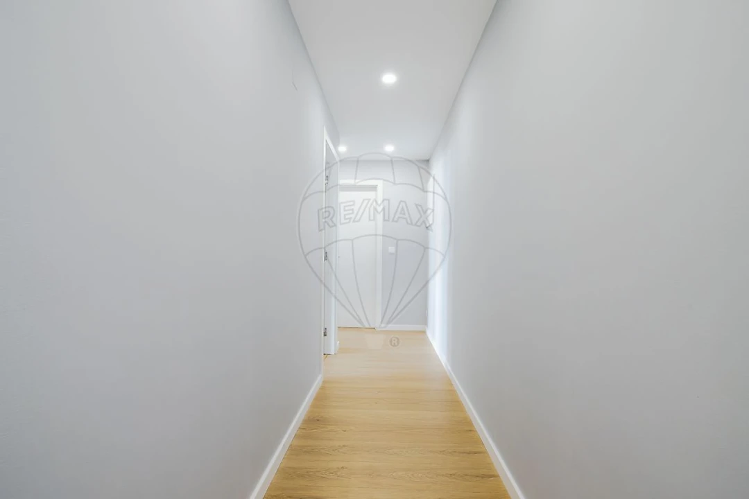Apartamento T2 para Venda em Alfragide Foto 15