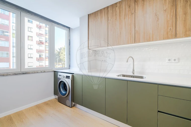 Apartamento T2 para Venda em Alfragide Foto 13