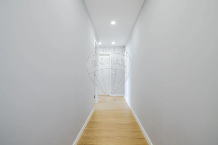 Apartamento T2 para Venda em Alfragide Foto 15
