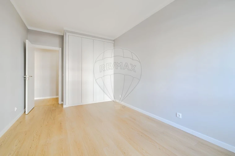 Apartamento T2 para Venda em Alfragide Foto 24