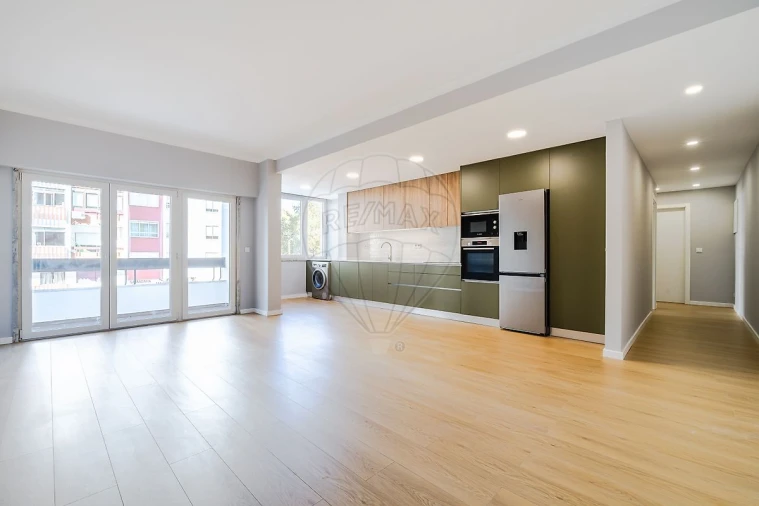 Apartamento T2 para Venda em Alfragide Foto 8