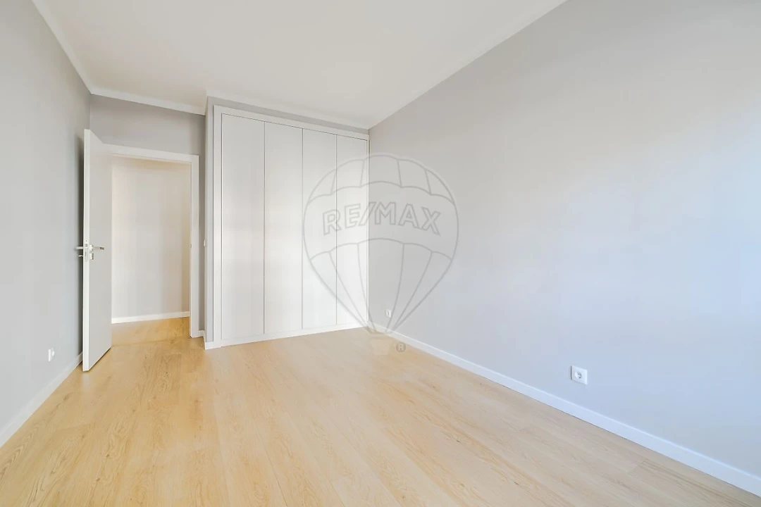 Apartamento T2 para Venda em Alfragide Foto 24