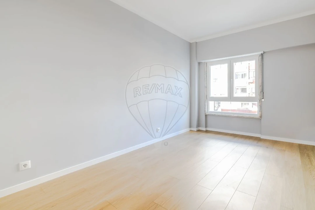 Apartamento T2 para Venda em Alfragide Foto 23