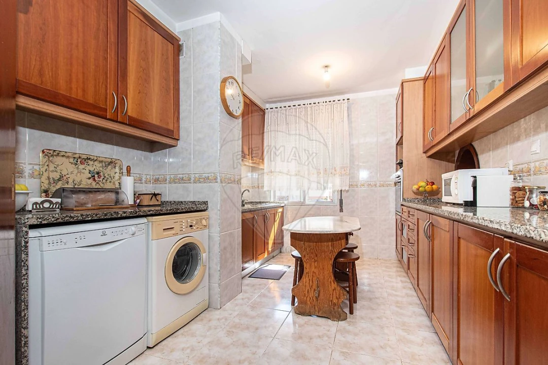 Apartamento T4 para Venda em Vialonga Foto 6