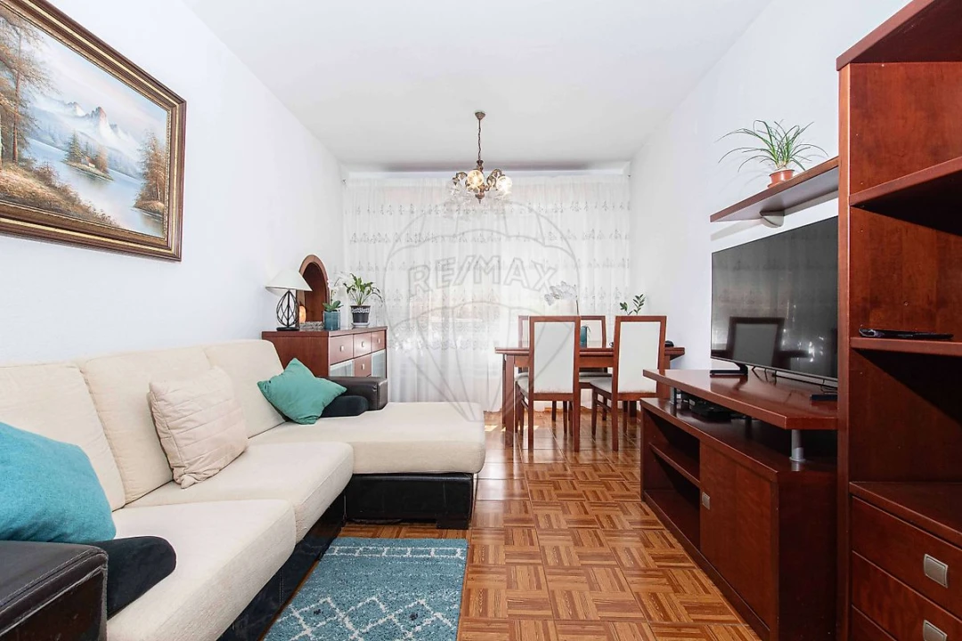 Apartamento T4 para Venda em Vialonga Foto 2