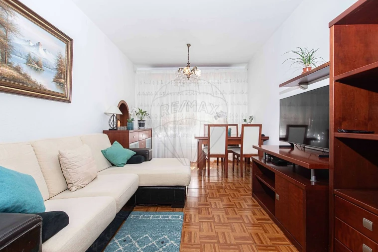 Apartamento T4 para Venda em Vialonga Foto 2