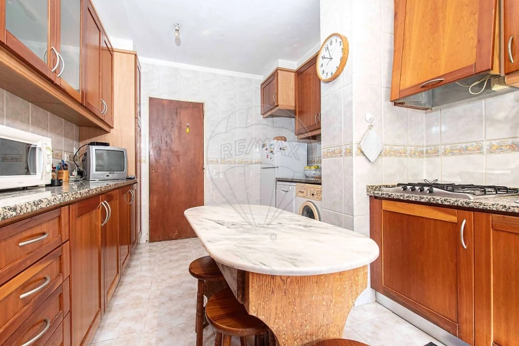 Apartamento T4 para Venda em Vialonga Foto 8