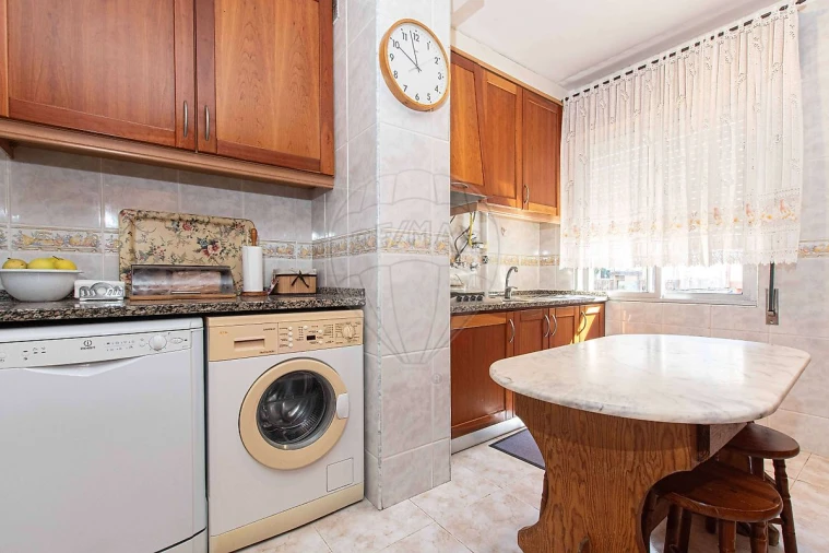 Apartamento T4 para Venda em Vialonga Foto 9