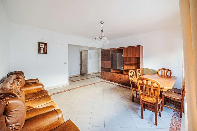 Apartamento T2 para Venda em Cacém e São Marcos Foto 16