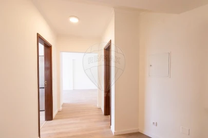 Apartamento T4 para Venda em Escapães