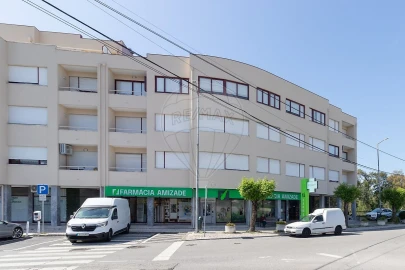 Apartamento T4 para Venda em Escapães