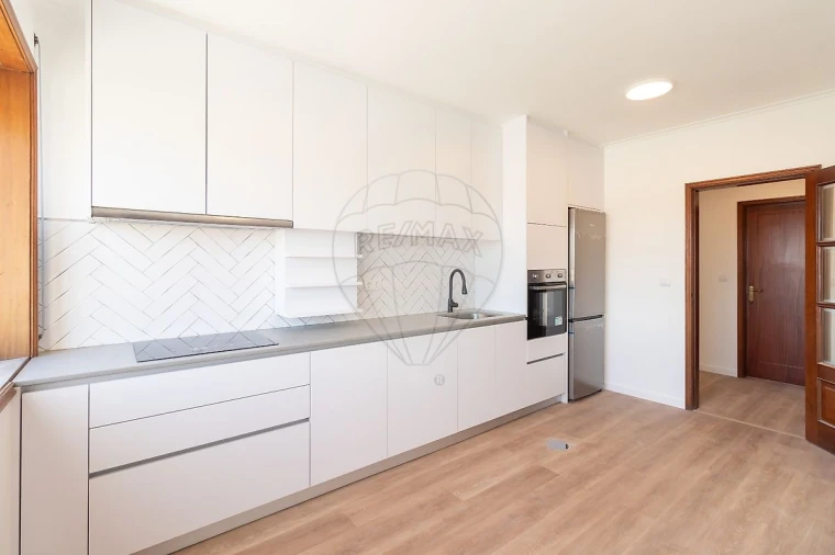 Apartamento T4 para Venda em Escapães Foto 8