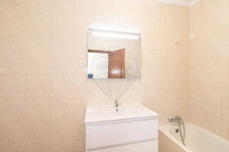 Apartamento T4 para Venda em Escapães Foto 10