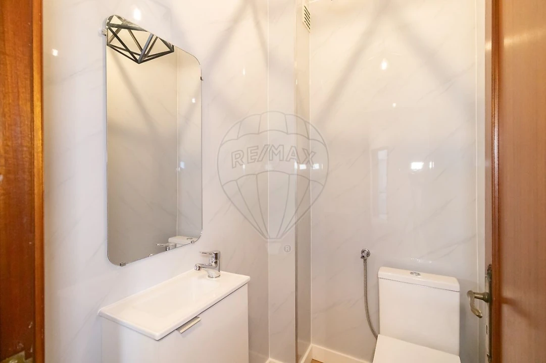 Apartamento T4 para Venda em Escapães Foto 4