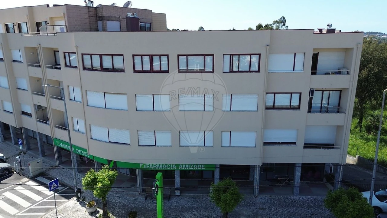 Apartamento T4 para Venda em Escapães Foto 1