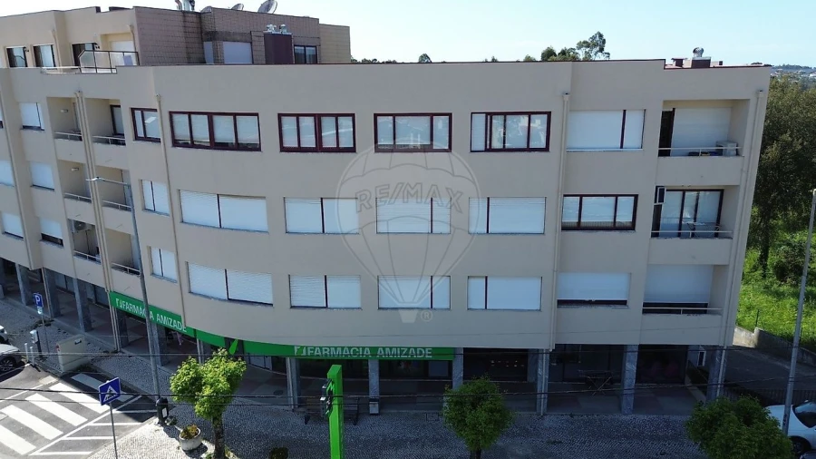 Apartamento T4 para Venda em Escapães