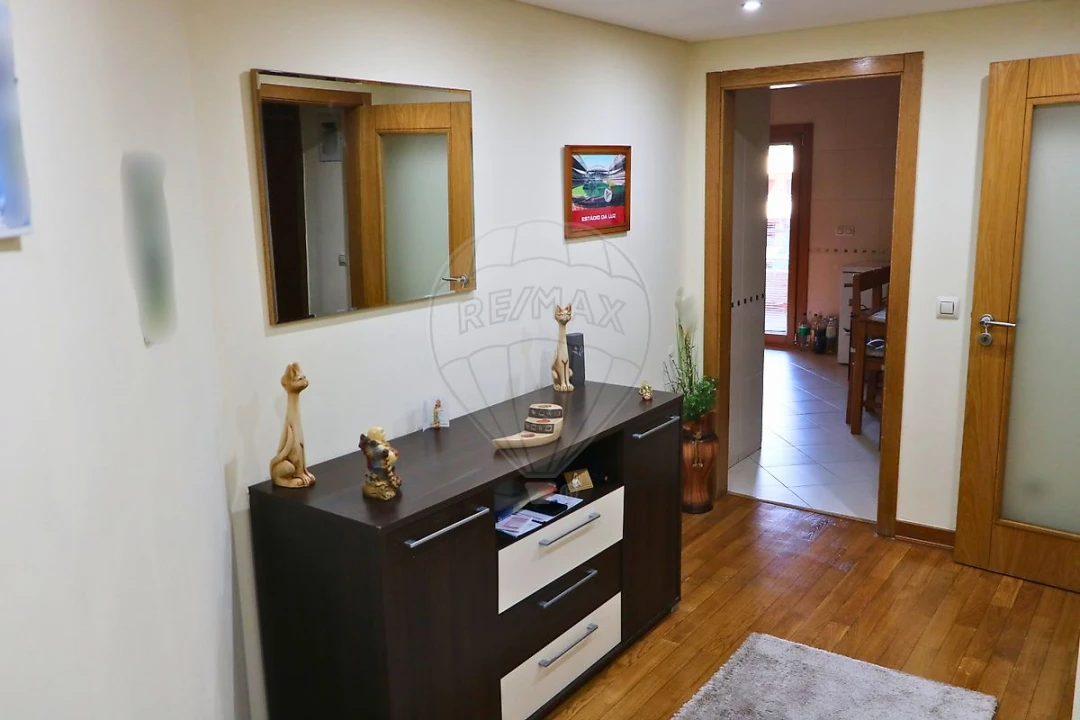 Apartamento T2 para Venda em Odivelas Foto 2