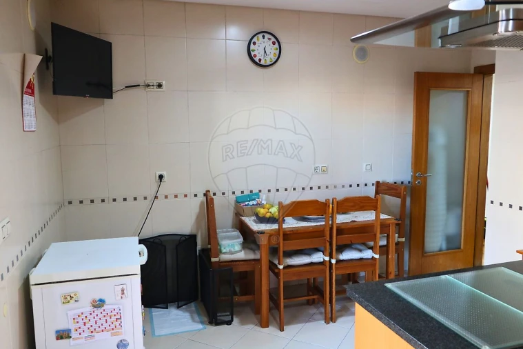 Apartamento T2 para Venda em Odivelas Foto 8