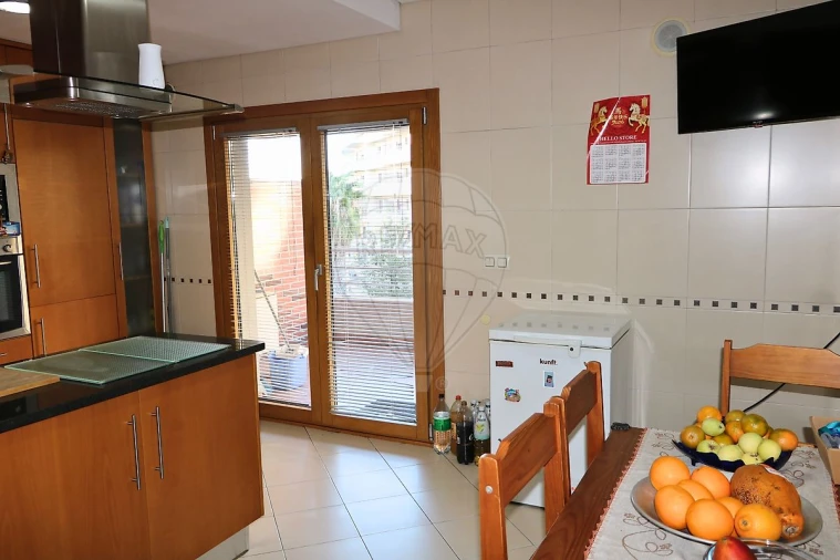 Apartamento T2 para Venda em Odivelas Foto 7