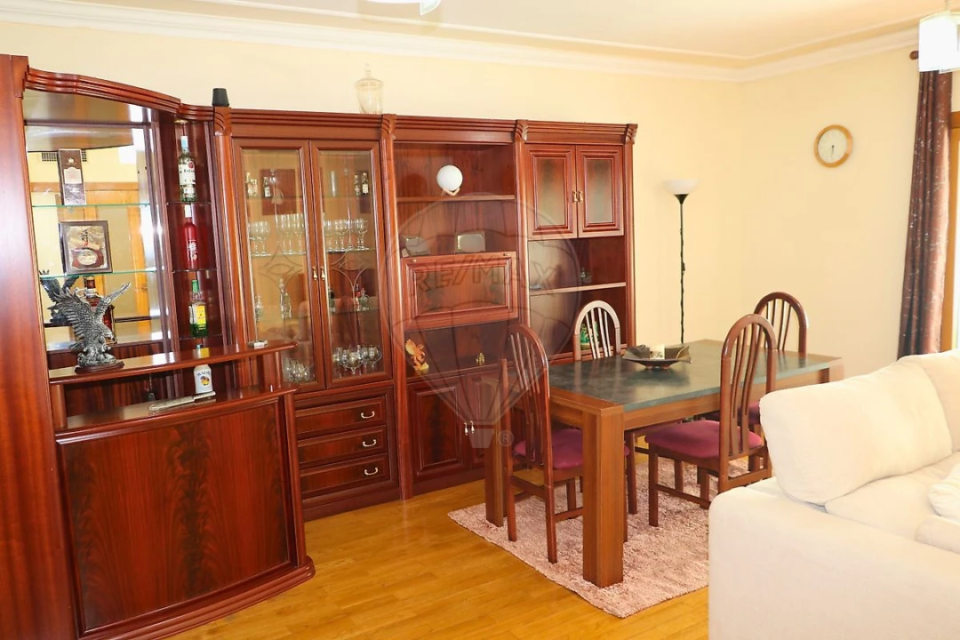 Apartamento T2 para Venda em Odivelas Foto 6