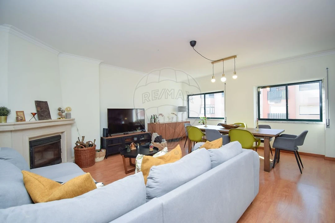 Apartamento T3 para Venda em Santa Maria e São Miguel, São Martinho, São Pedro Penaferrim Foto 1