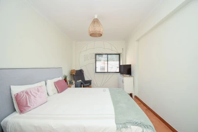 Apartamento T3 para Venda em Santa Maria e São Miguel, São Martinho, São Pedro Penaferrim