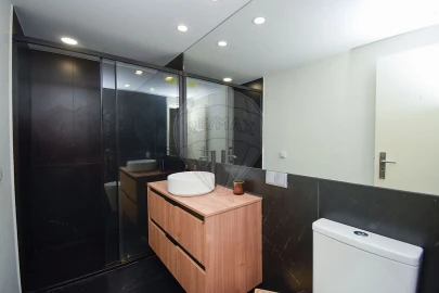 Apartamento T3 para Venda em Santa Maria e São Miguel, São Martinho, São Pedro Penaferrim