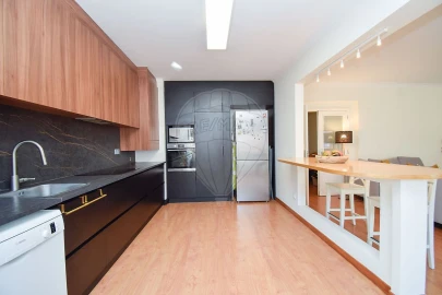 Apartamento T3 para Venda em Santa Maria e São Miguel, São Martinho, São Pedro Penaferrim