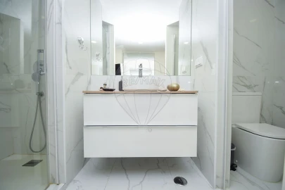 Apartamento T3 para Venda em Santa Maria e São Miguel, São Martinho, São Pedro Penaferrim
