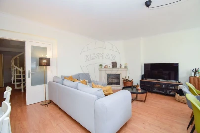 Apartamento T3 para Venda em Santa Maria e São Miguel, São Martinho, São Pedro Penaferrim