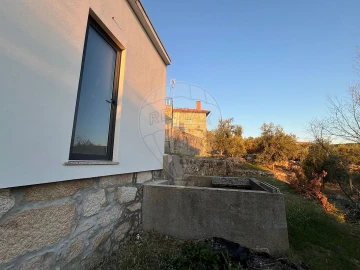 Moradia T3 para Venda em Fornos de Maceira Dão