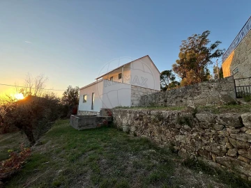 Moradia T3 para Venda em Fornos de Maceira Dão